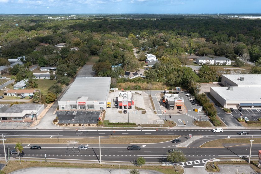 Established Charley's Cheesesteaks &amp; Wings franchise located - photo 41