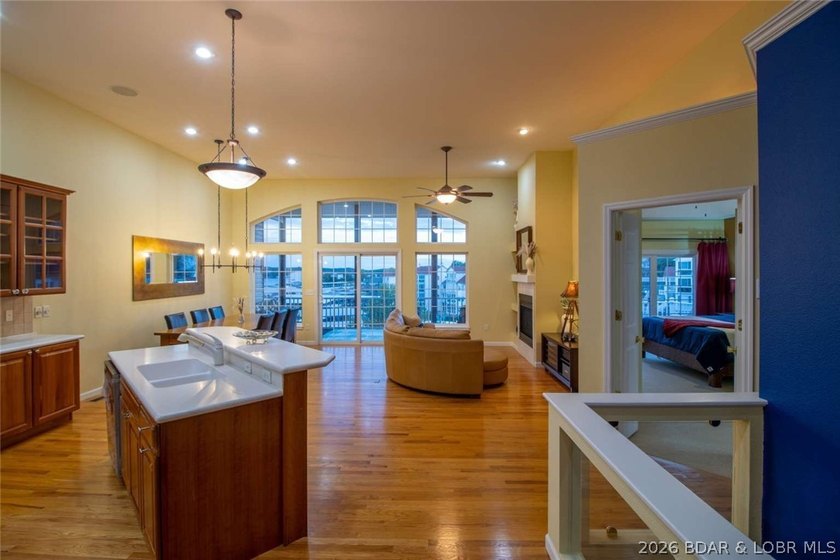 Upscale waterfont villa with room for everyone can now be yours! - photo 8