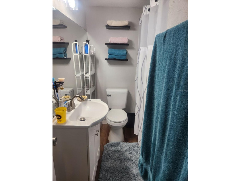 Florida charm in this cute, cozy Bungalow!   The interior has - photo 11