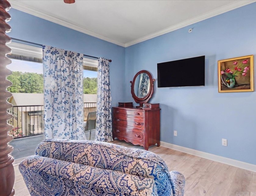 Enjoy Lake Hamilton living in this furnished 2-bedroom, 2-bath - photo 12