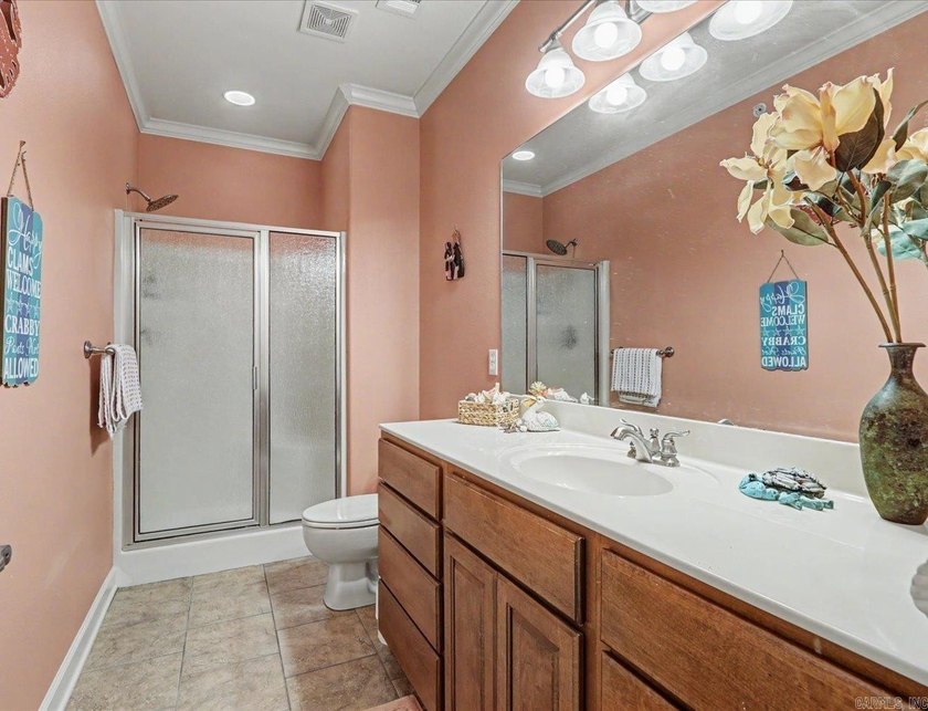 Enjoy Lake Hamilton living in this furnished 2-bedroom, 2-bath - photo 19