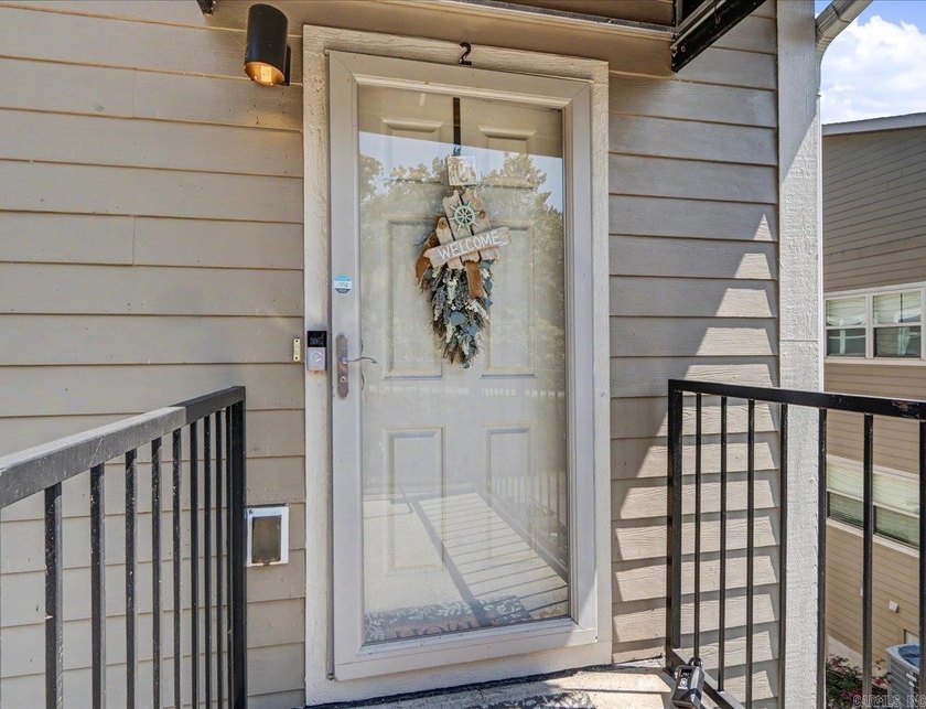 Enjoy Lake Hamilton living in this furnished 2-bedroom, 2-bath - photo 31