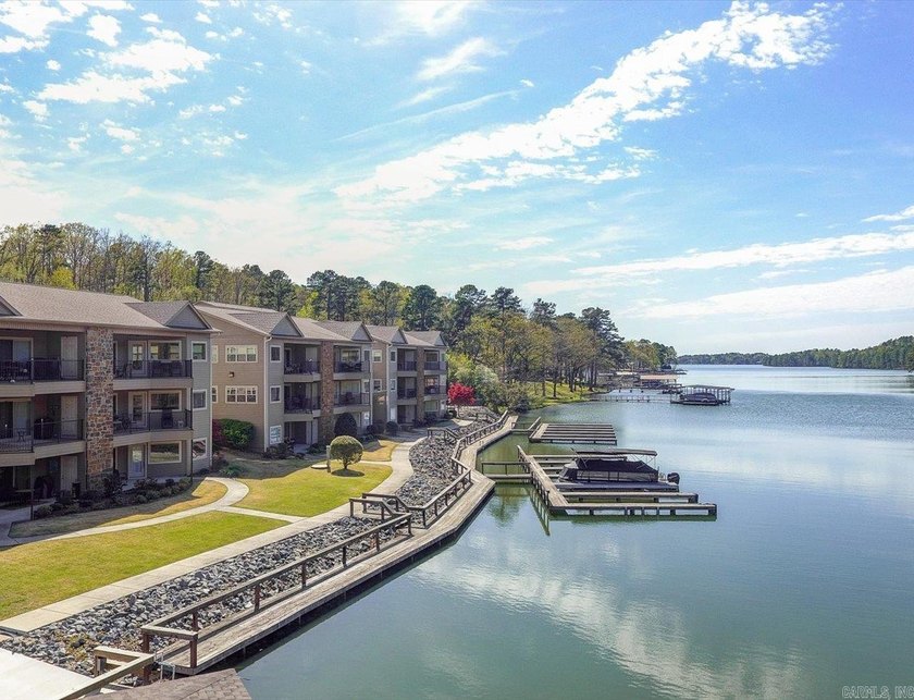 Enjoy Lake Hamilton living in this furnished 2-bedroom, 2-bath - photo 39