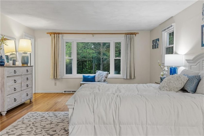 Welcome home! Delightful three bedroom, three bath home in super - photo 20
