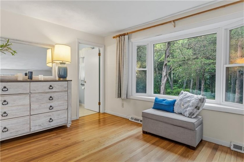Welcome home! Delightful three bedroom, three bath home in super - photo 22