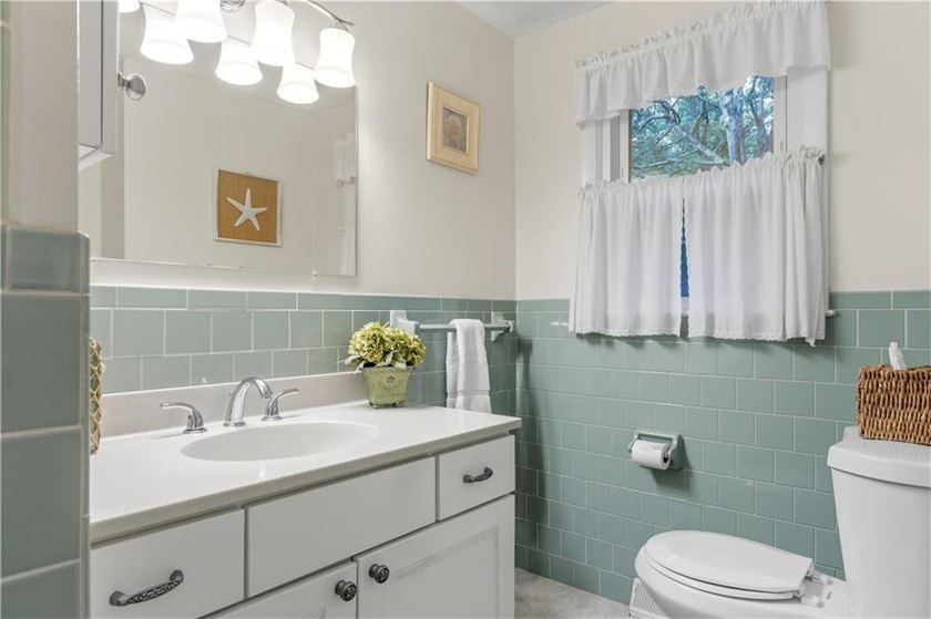 Welcome home! Delightful three bedroom, three bath home in super - photo 28