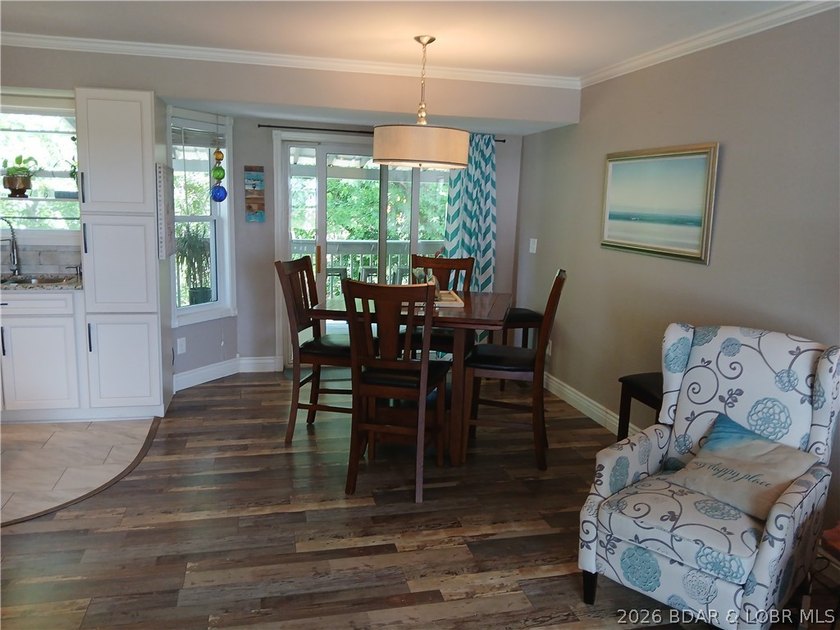 IMMACULATE ... [3-bedroom / 3 full bathrooms (2 ensuite - photo 5