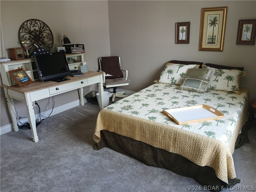 IMMACULATE ... [3-bedroom / 3 full bathrooms (2 ensuite - photo 7