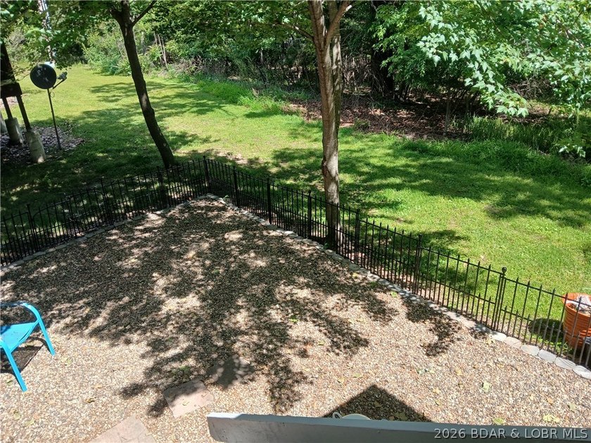 IMMACULATE ... [3-bedroom / 3 full bathrooms (2 ensuite - photo 10
