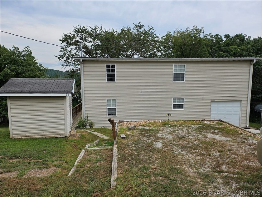 Motivated Seller!!! Turnkey move-in ready property is your start - photo 2