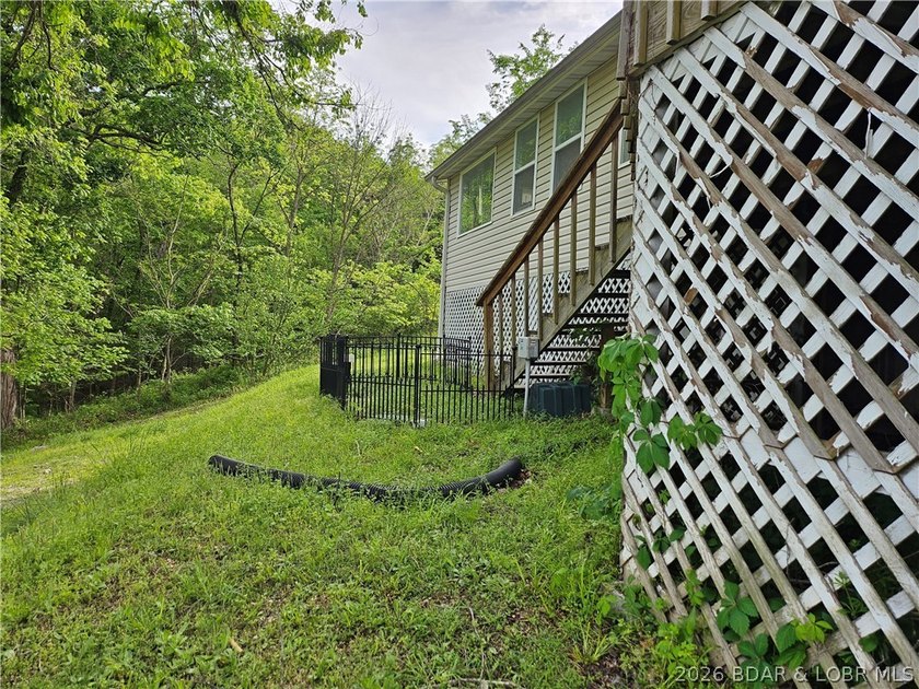 Motivated Seller!!! Turnkey move-in ready property is your start - photo 7