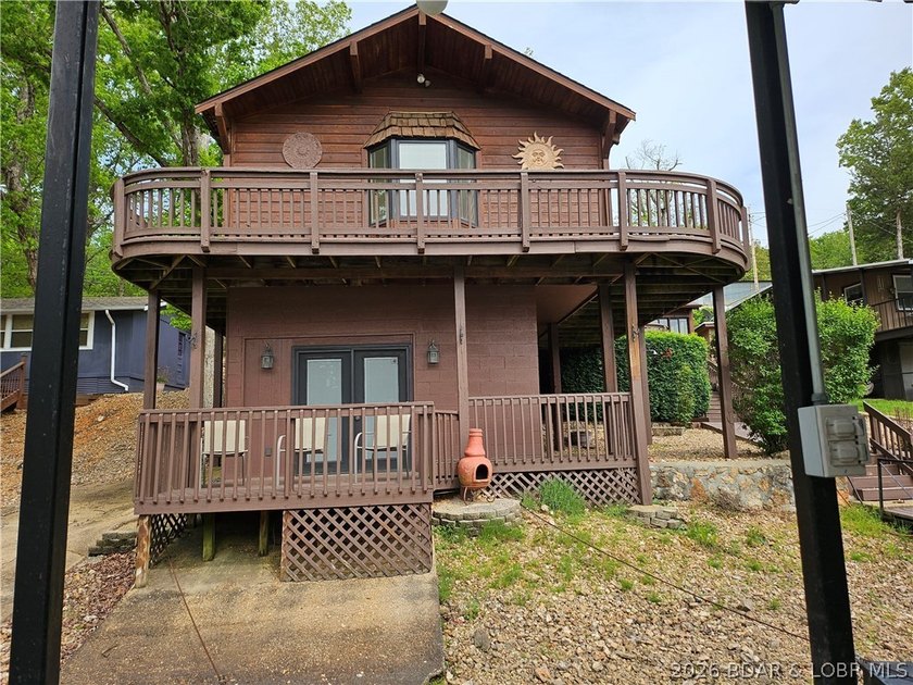 Lakefront living with private dock &amp; lake views! Enjoy the - photo 2