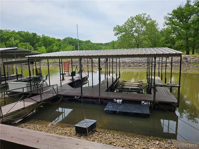 Lakefront living with private dock &amp; lake views! Enjoy the - photo 4