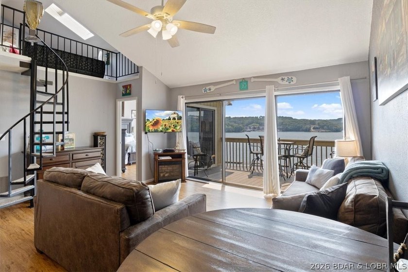 Incredible views and a 14x36 boat slip! Top-floor 3BR/2BA condo - photo 2