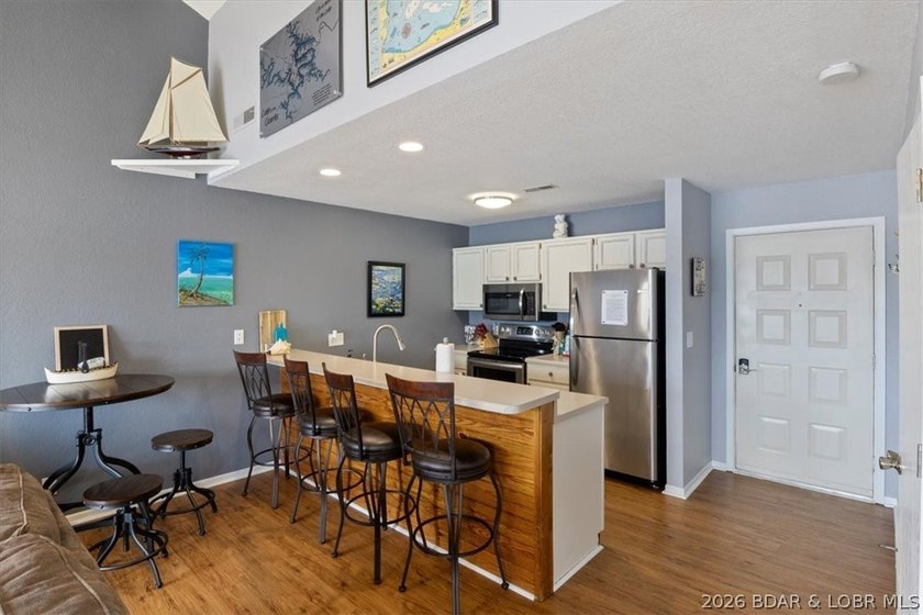 Incredible views and a 14x36 boat slip! Top-floor 3BR/2BA condo - photo 6