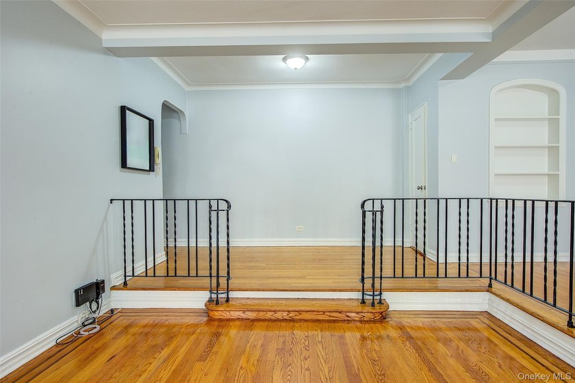 FOREST HILLS SOUTH Very sunny &amp; spacious, 1 Bedroom / 1 Bathroom - photo 14