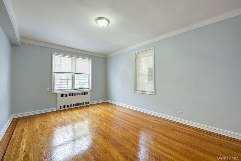 FOREST HILLS SOUTH Very sunny &amp; spacious, 1 Bedroom / 1 Bathroom - photo 26