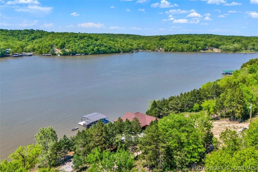 This beautiful parcel of land in Stover, Missouri offers a rare - photo 4