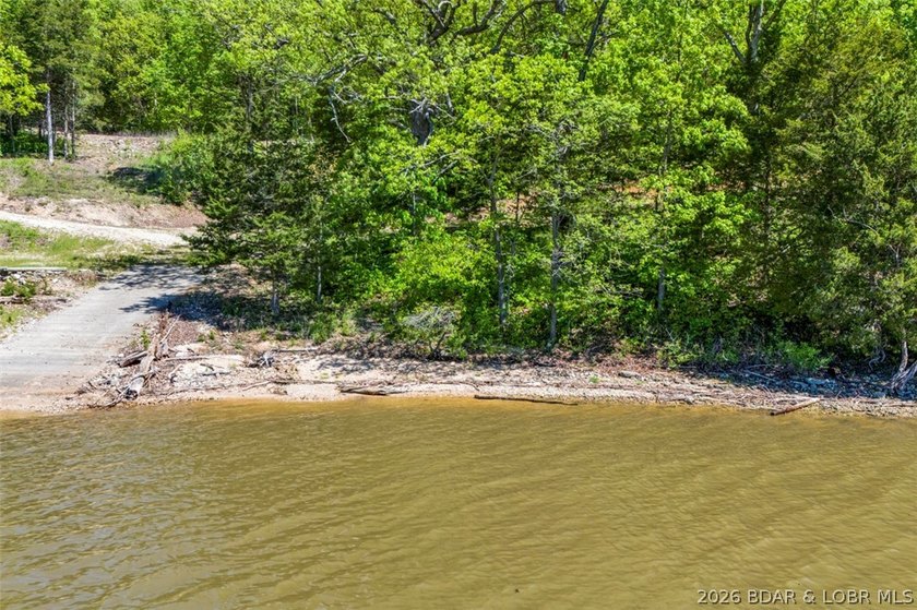 This beautiful parcel of land in Stover, Missouri offers a rare - photo 9