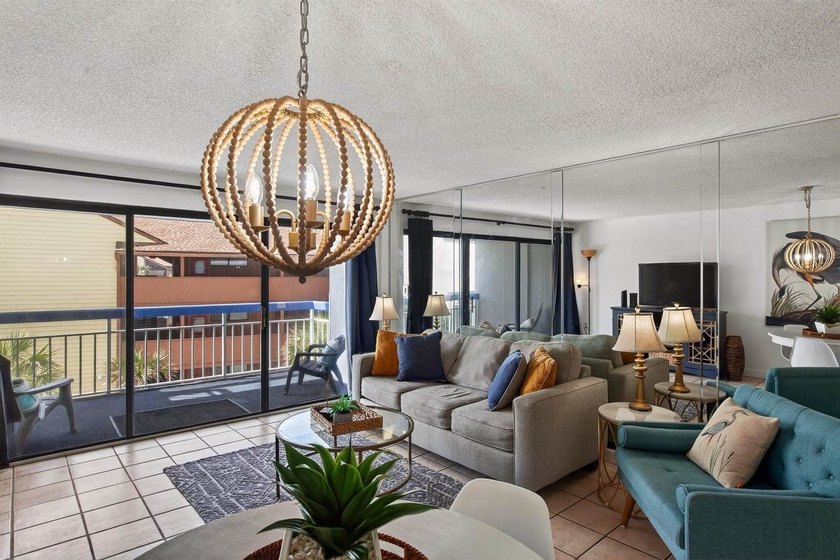 A must see unit is a fully furnished, turn-key 1-bedroom, 1.5 - photo 10