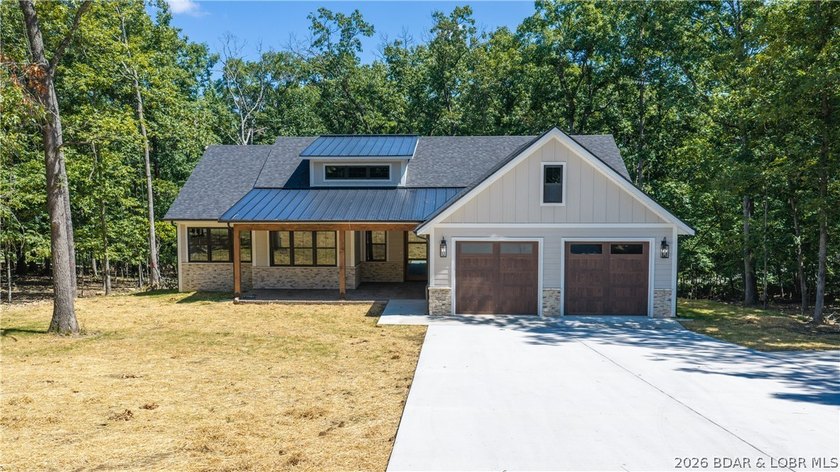 This newly constructed home showcases exceptional craftsmanship - photo 32