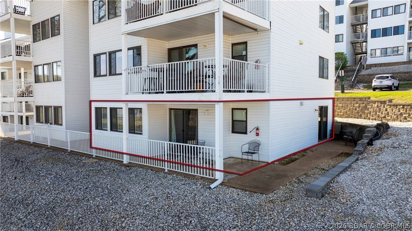 Welcome to your perfect lake escape at Compass Pointe in the - photo 4