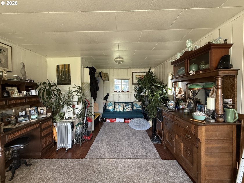 Great opportunity to purchase a duplex on a large lot with - photo 9