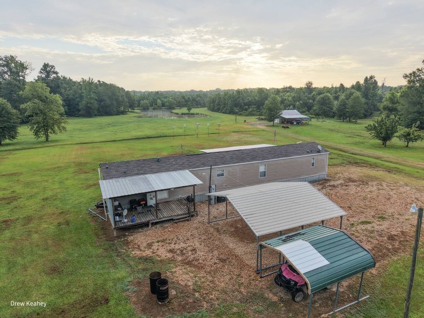 A 205+- acre sportsman's paradise and Southern Caldwell Parish - photo 4