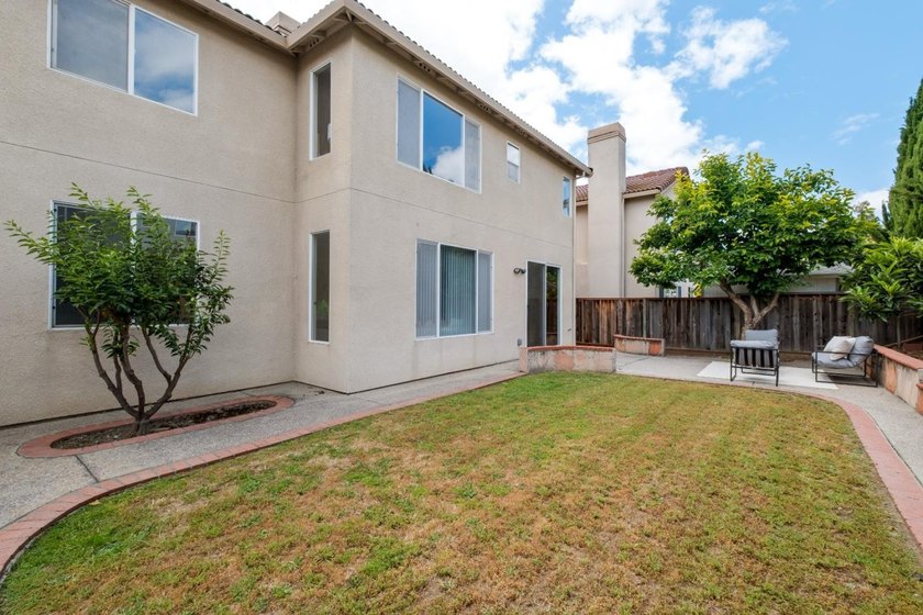 *Vaulted ceilings, a desirable first-floor bedroom and full bath - photo 13