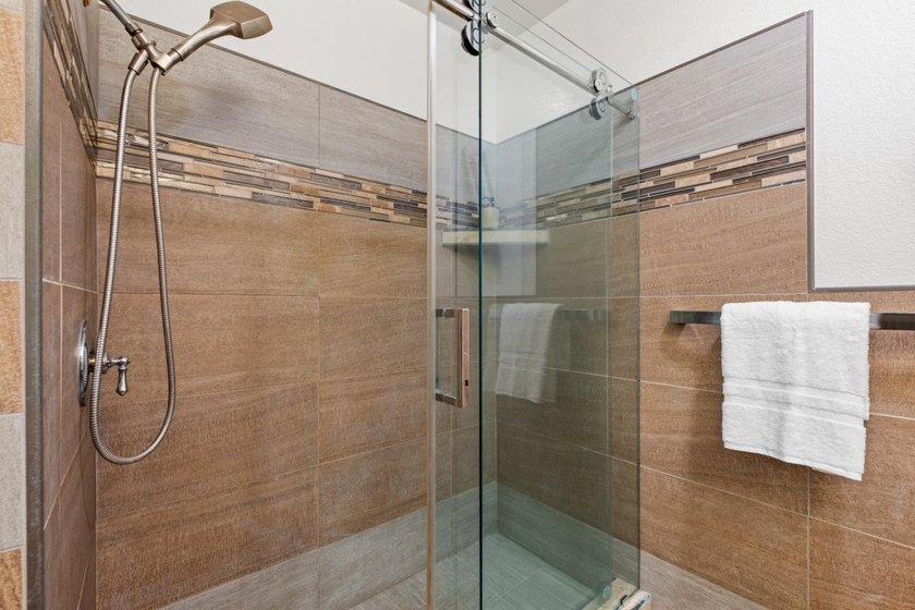 *Vaulted ceilings, a desirable first-floor bedroom and full bath - photo 16