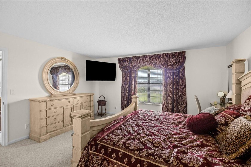 BEST LOCATION *H* Bldg Waterfront GROUND FLOOR Unit In Desirable - photo 17