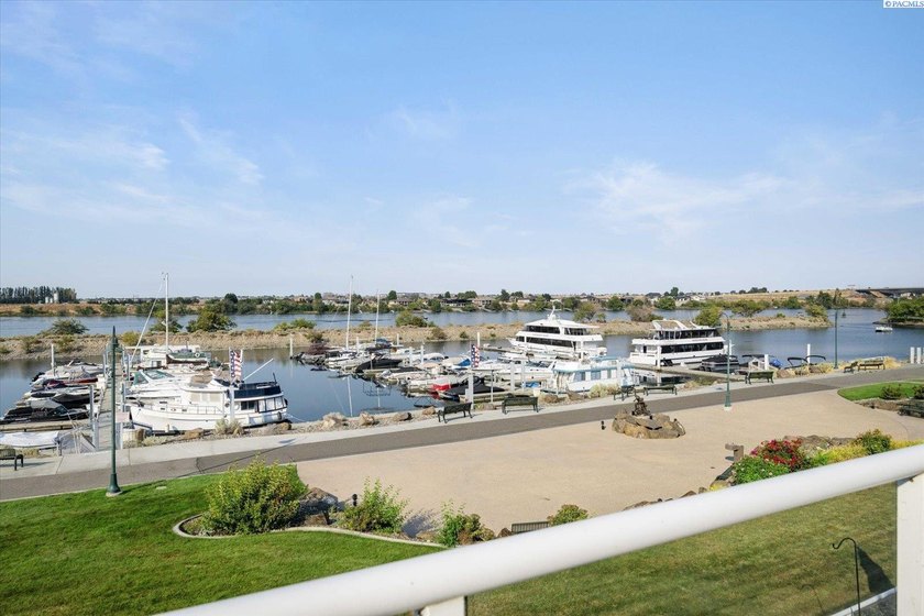 MLS# 287131 Waterfront Living: Where Lifestyle Meets Luxury - photo 8