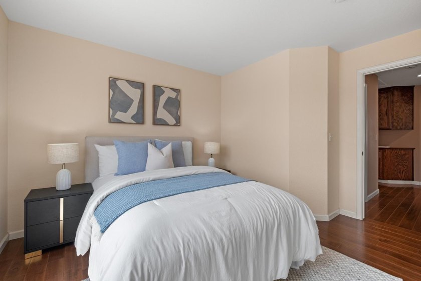 *Vaulted ceilings, a desirable first-floor bedroom and full bath - photo 21