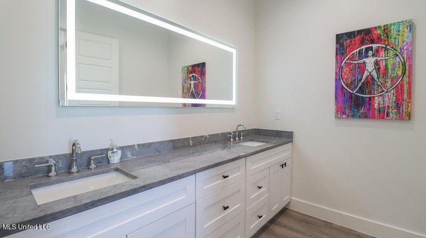 Being sold fully furnished!! Effortless Beachside Living in - photo 22