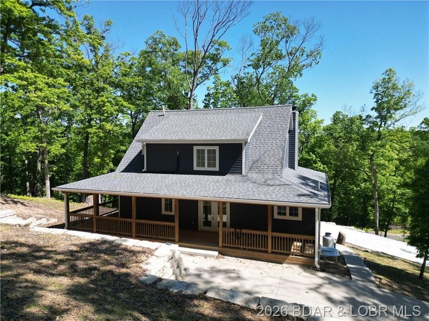 MOTIVATED SELLER!! This brand-new custom home sits on 3.05 - photo 4