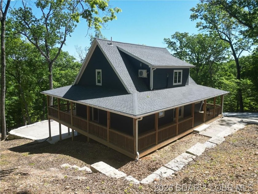 MOTIVATED SELLER!! This brand-new custom home sits on 3.05 - photo 5