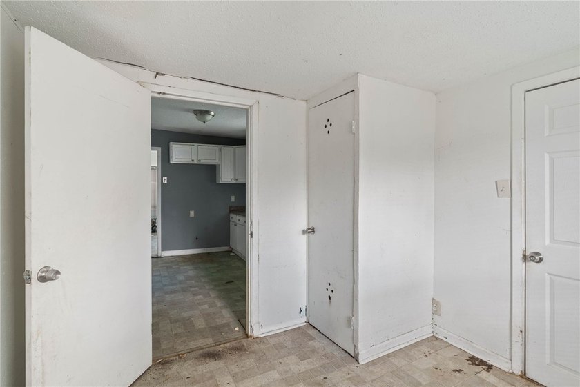 Unlock the potential of this property located in the heart of - photo 16