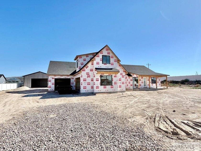 Don't miss this exceptional custom home in Westfield Estates - photo 2
