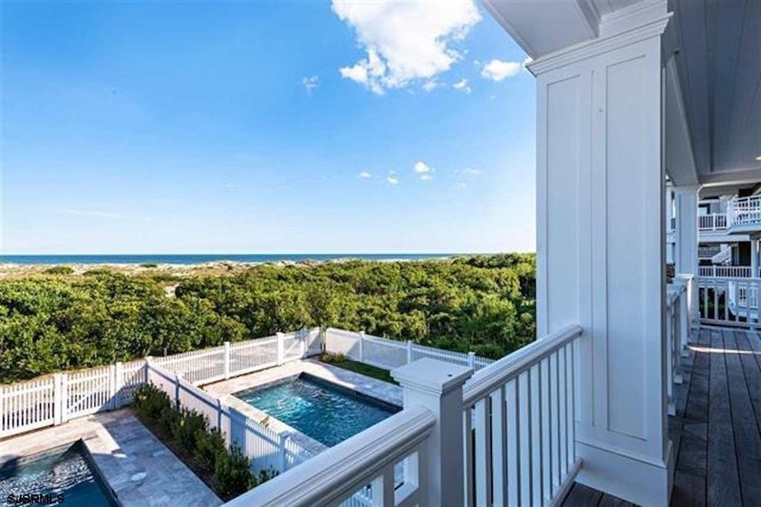The Most Prestigious Home Built on the Goldcoast. This Exquisite - photo 3