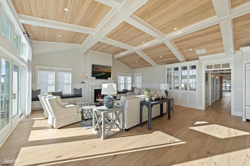 The Most Prestigious Home Built on the Goldcoast. This Exquisite - photo 6