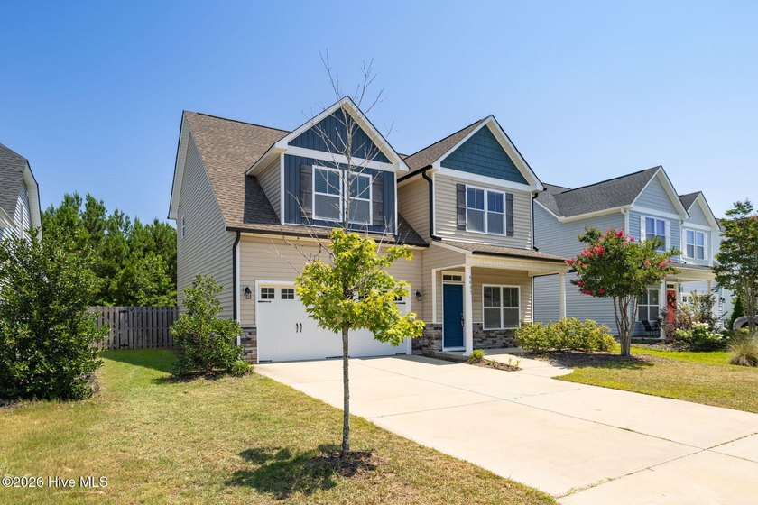 Move-in ready and designed for today's lifestyle, this - photo 3