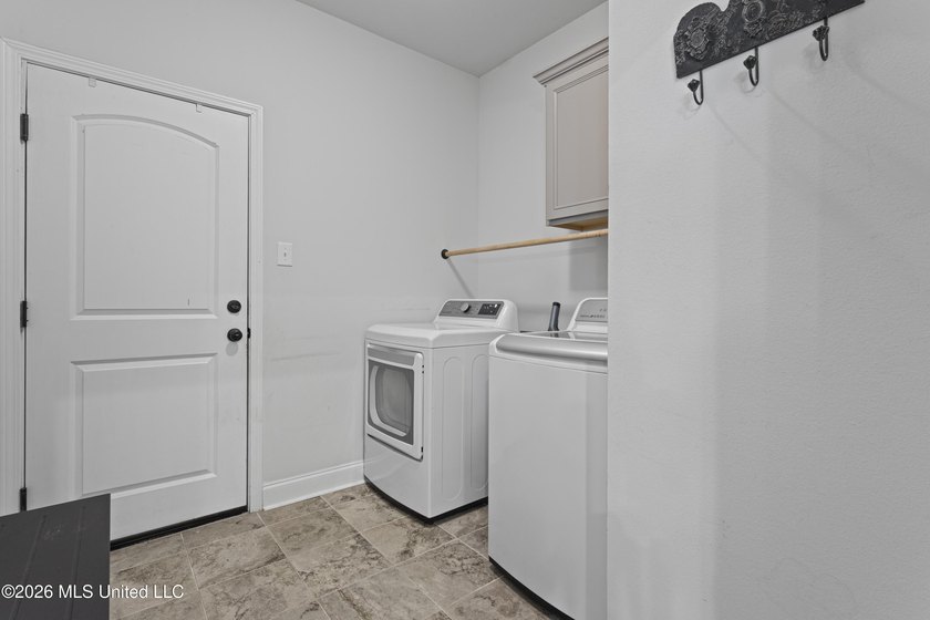 Impeccably maintained and truly move-in ready, this stunning - photo 27
