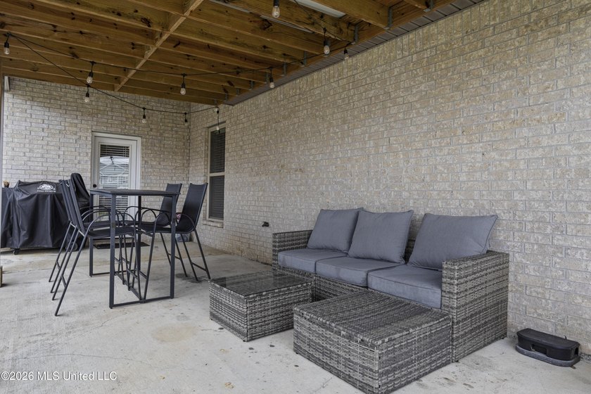 Impeccably maintained and truly move-in ready, this stunning - photo 28