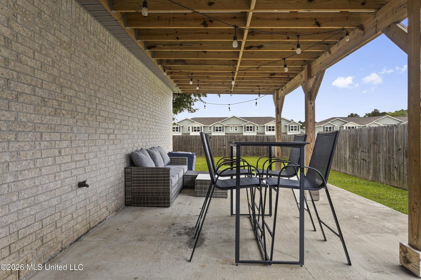 Impeccably maintained and truly move-in ready, this stunning - photo 29
