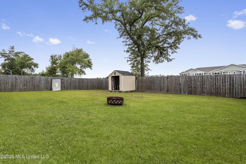 Impeccably maintained and truly move-in ready, this stunning - photo 32