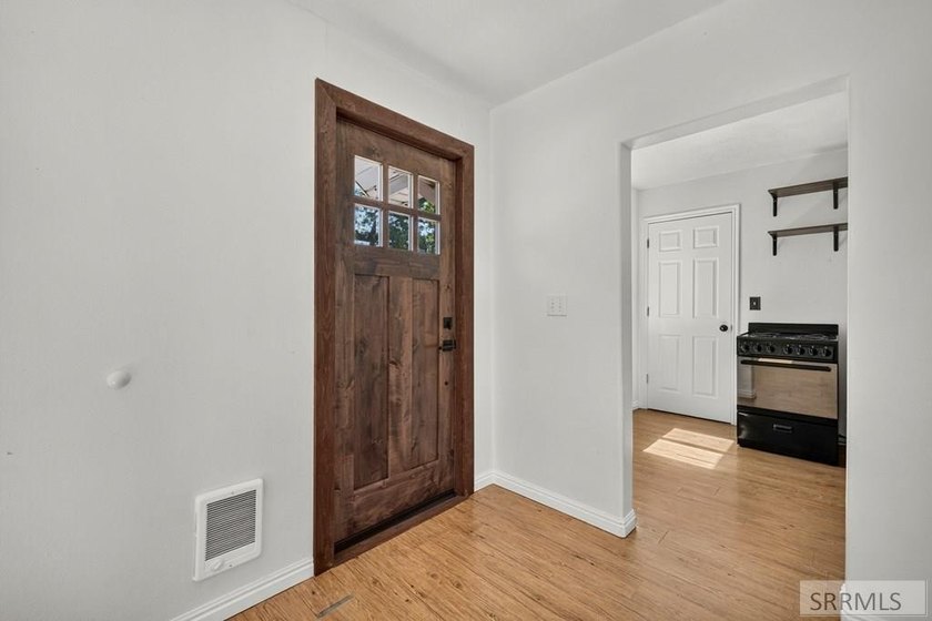 Downtown living done right! Nestled in the heart of Idaho Falls - photo 6