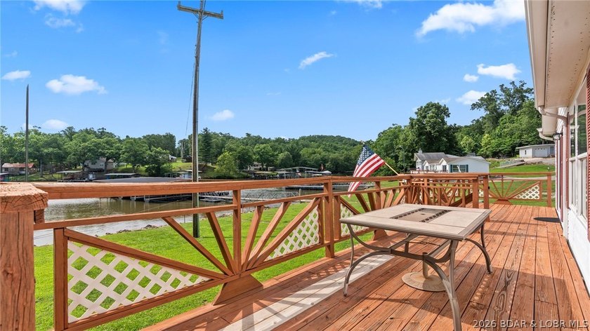 Experience the best of Lake of the Ozarks living in this - photo 2