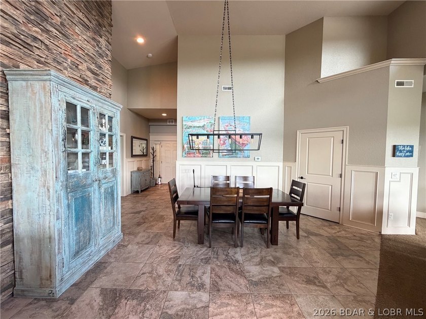Lakefront living at its finest! Luxurious Setting with Stunning - photo 11