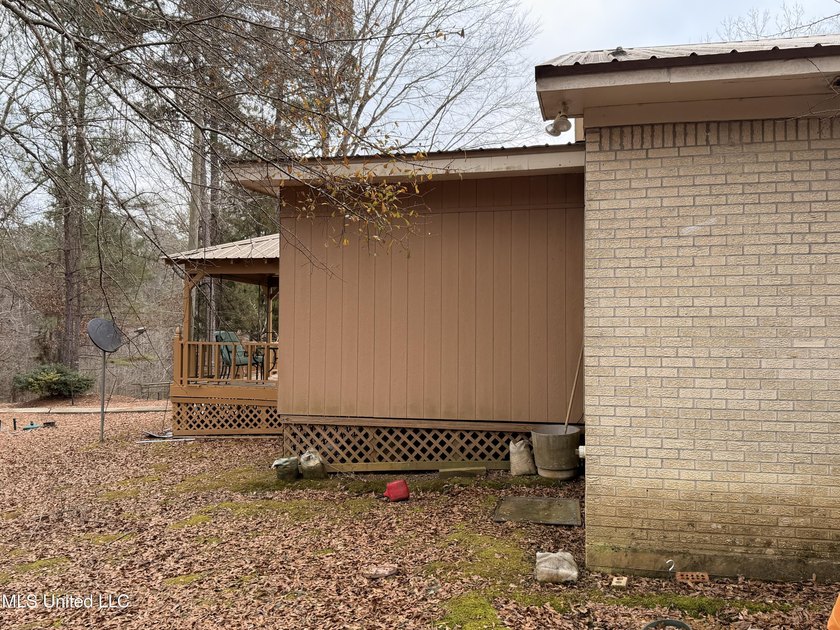 Charming single-family home situated on a beautiful country lot - photo 13