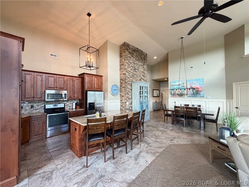 Lakefront living at its finest! Luxurious Setting with Stunning - photo 15